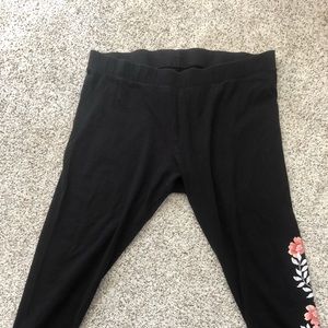 Black leggings with flowers, A little cropped but very light and breathable
